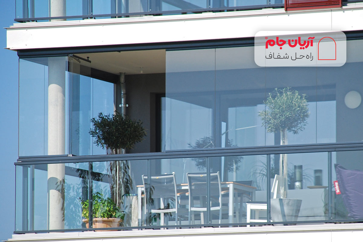 بالکن شیشه ای