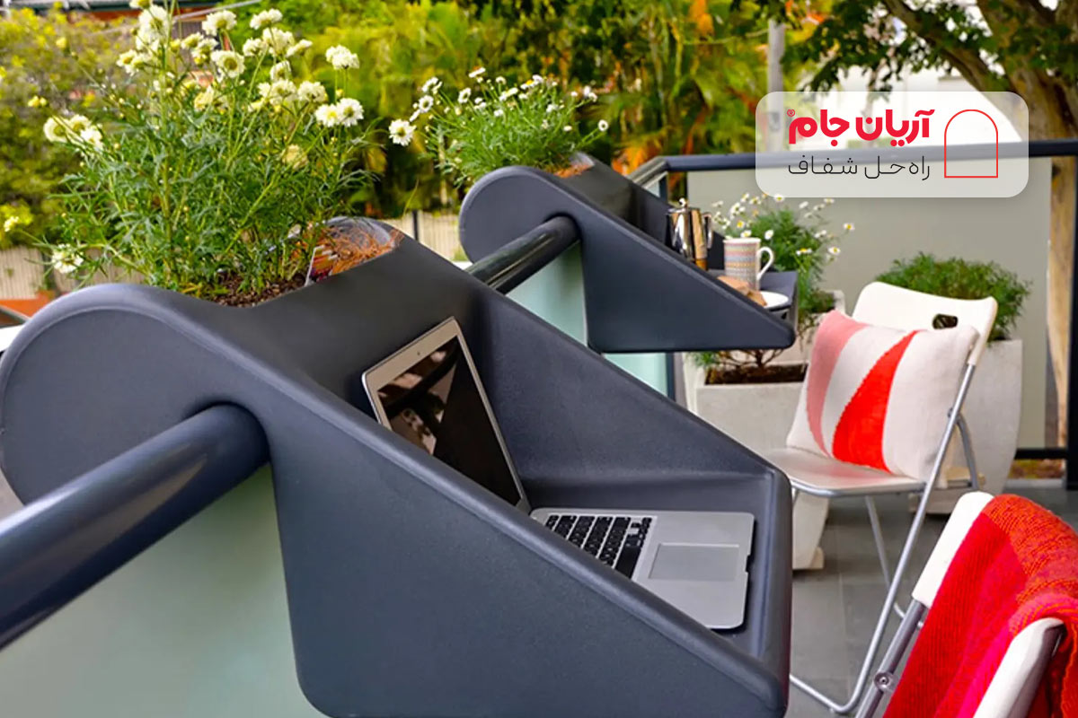 اتاق کار در تراس