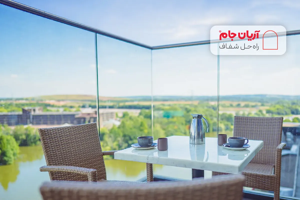 نصب شیشه بالکن برای رستوران و کافی شاپ